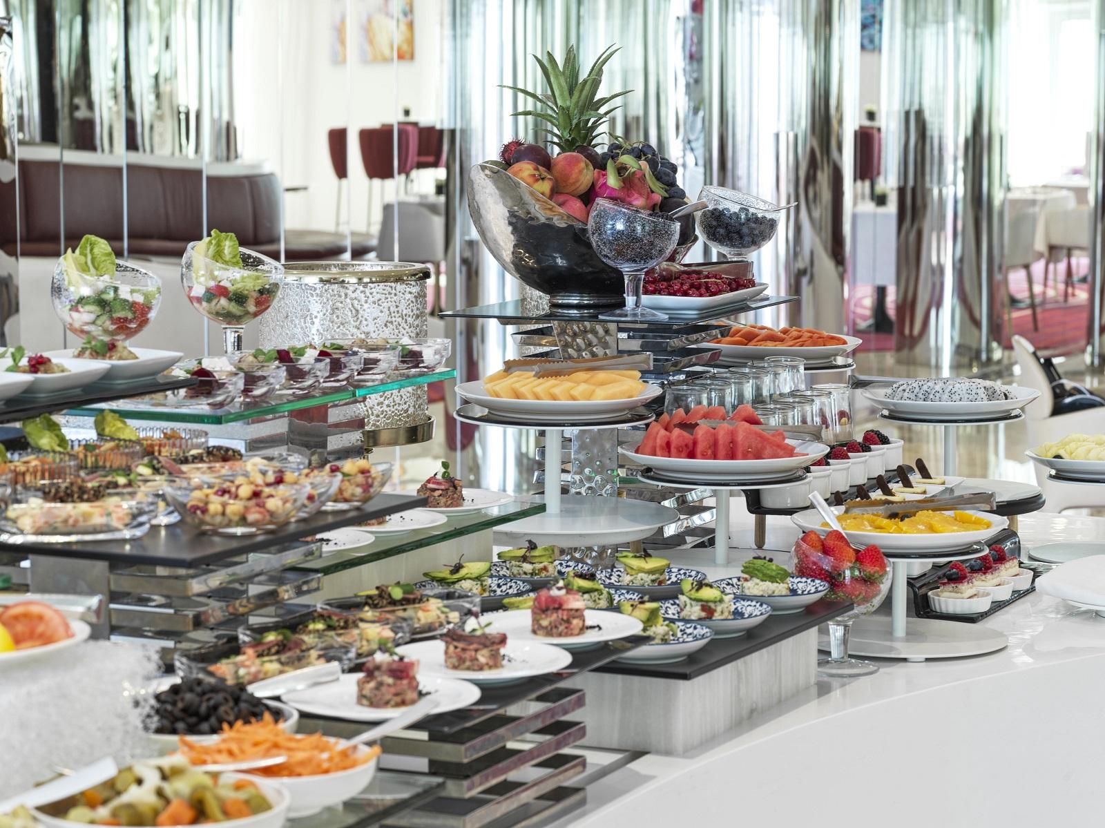 Raffles The Palm Dubai Hotel Club Lounge Buffet