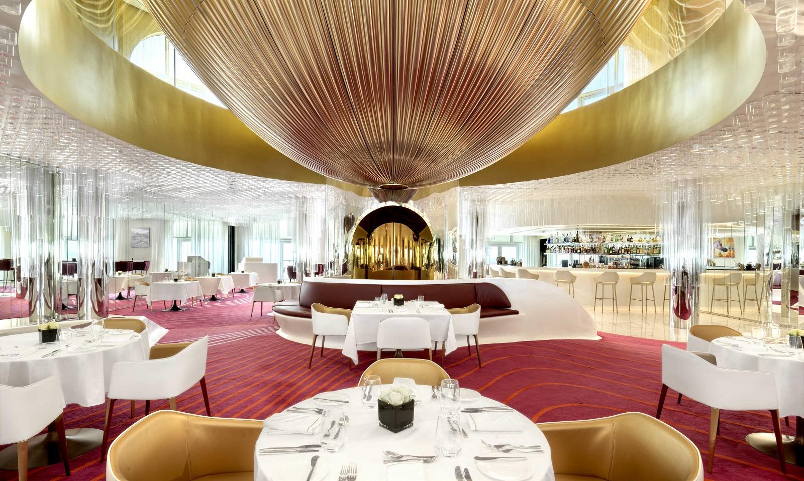 Raffles The Palm Dubai Hotel Executive Club Lounge Centre Bar