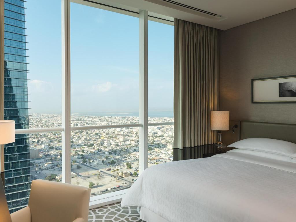 Sheraton Grand Hotel Dubai Bedroom View