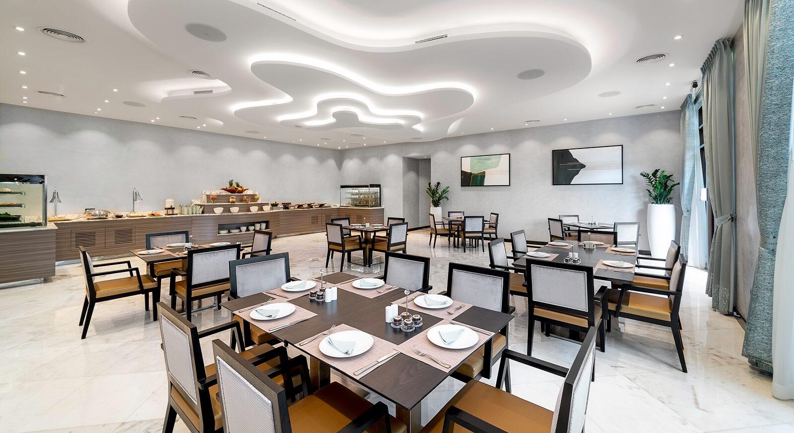Sofitel Dubai The Palm Club Lounge Dining Tables
