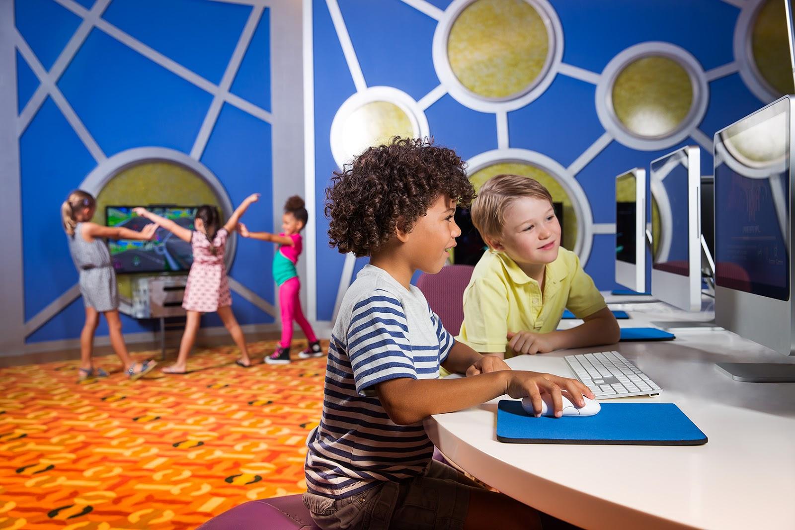 The Atlantis, The Palm Kids Club iMac Area