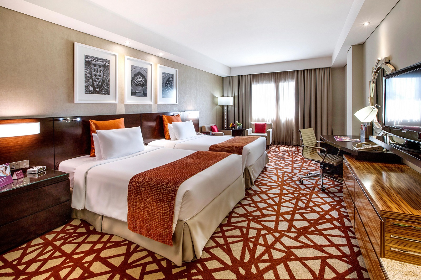 Crowne Plaza Dubai Deira Twin Bedroom