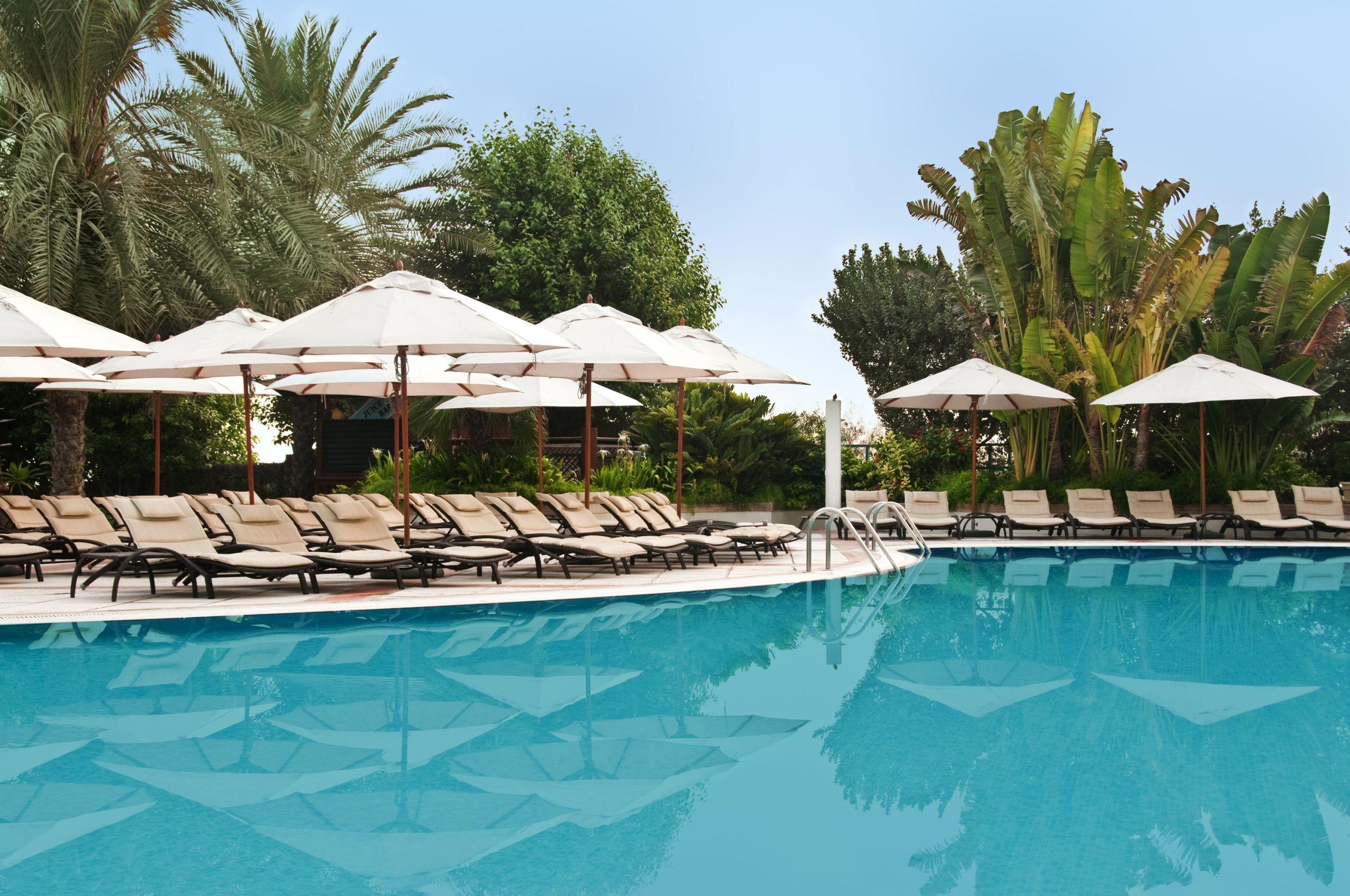 Hilton Dubai Jumeirah Swimming Pool