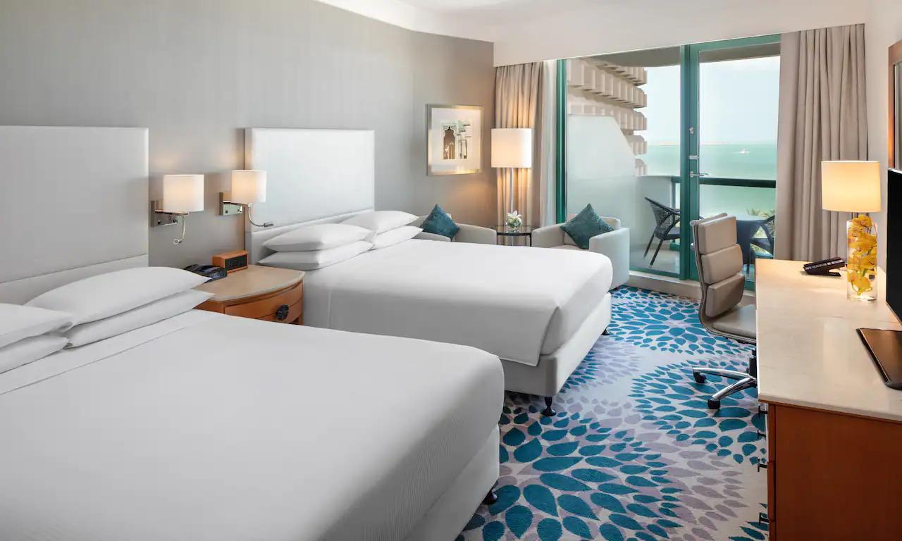 Hilton Dubai Jumeirah Twin Bedroom