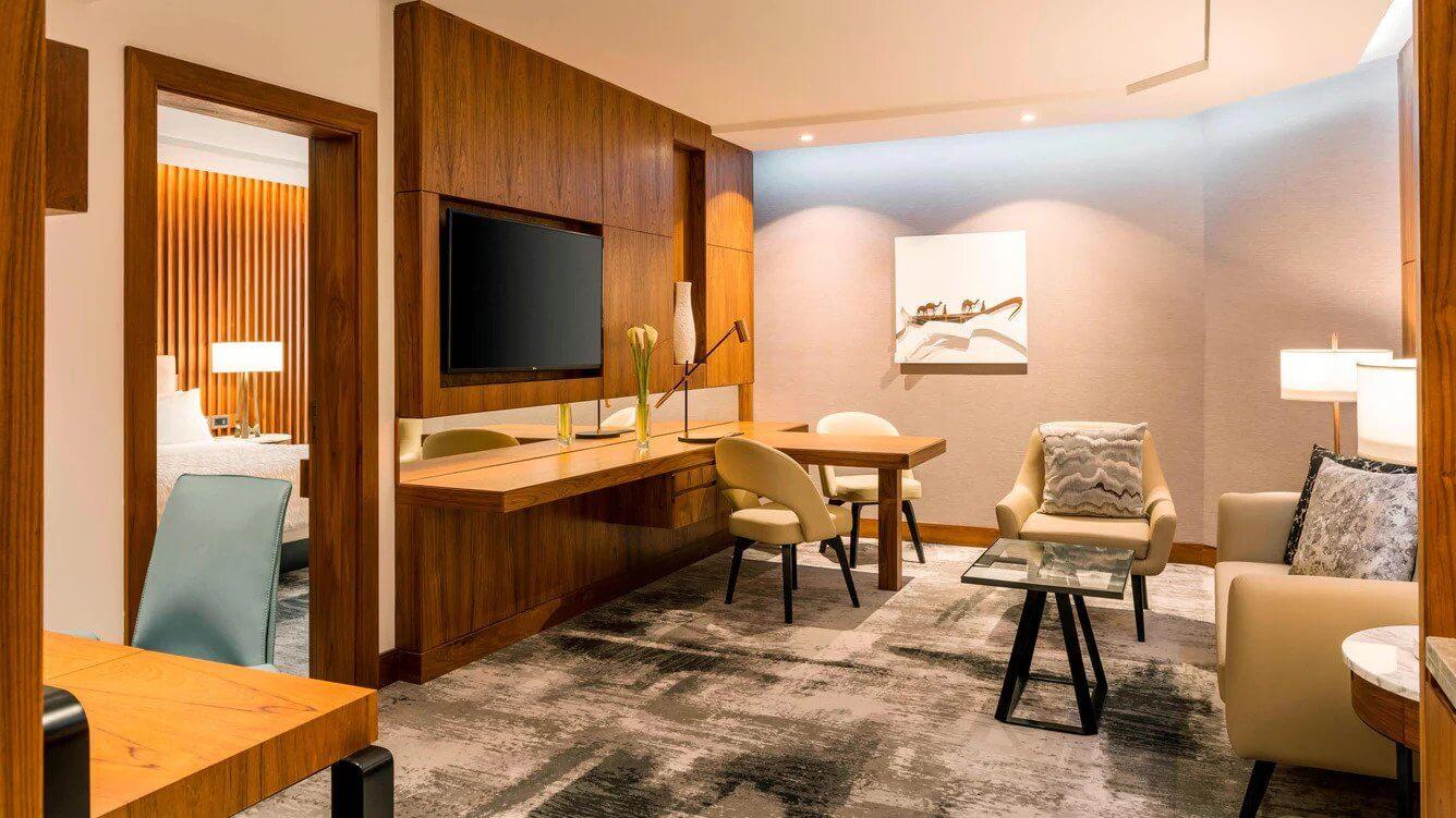 Le Meridien Dubai Hotel and Conference Centre Suite Bedroom