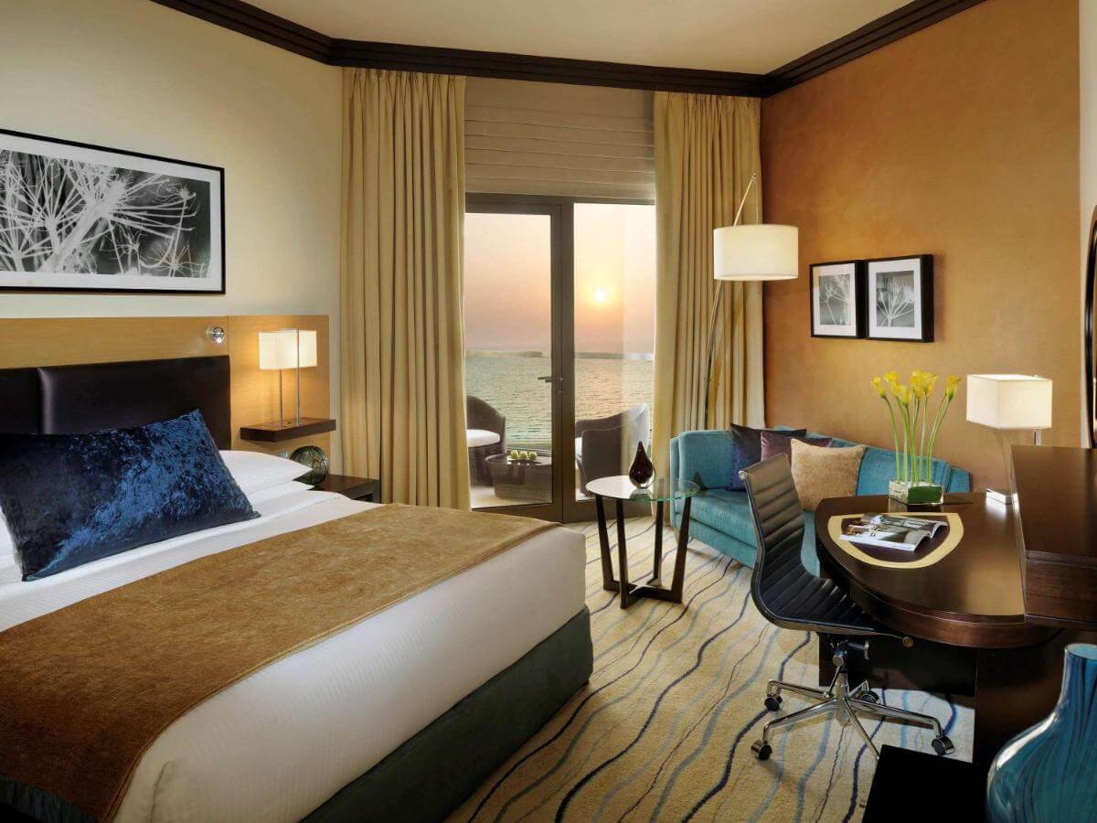 Movenpick Hotel Jumeirah Beach King Bedroom