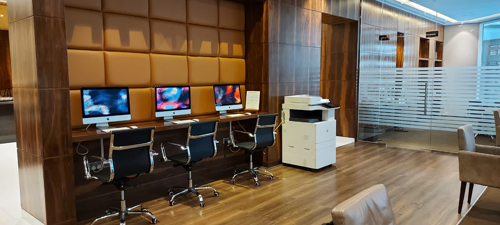 Radisson Blu Hotel Dubai Waterfront Executive Club Lounge Computer Area