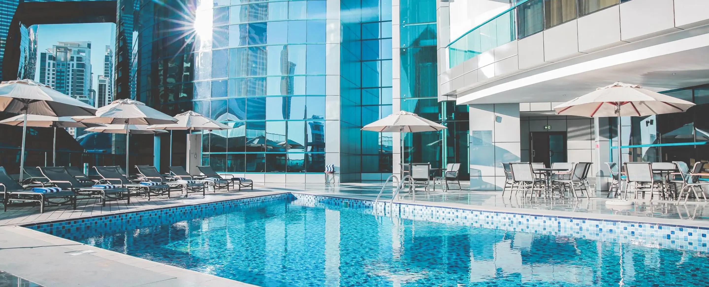 Radisson Blu Hotel Dubai Waterfront Swimming Pool