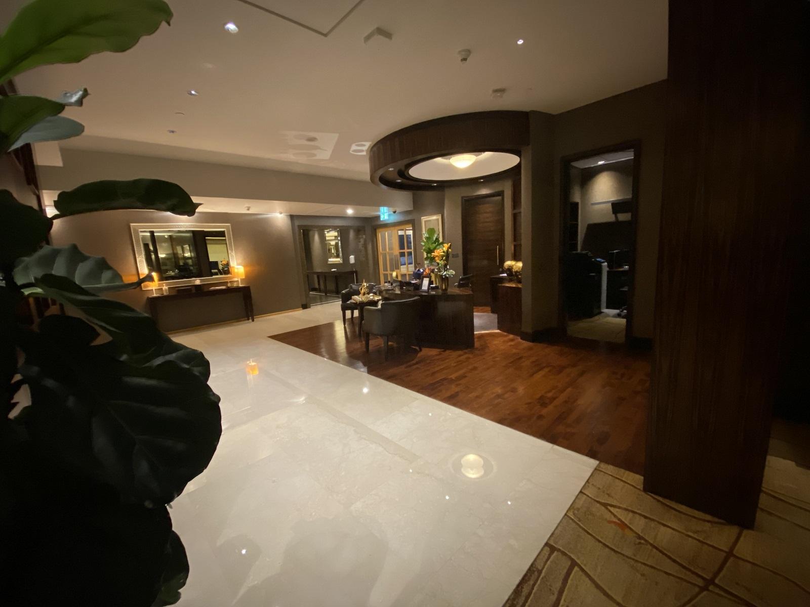Shangri-La Dubai Executive Club Lounge Side View