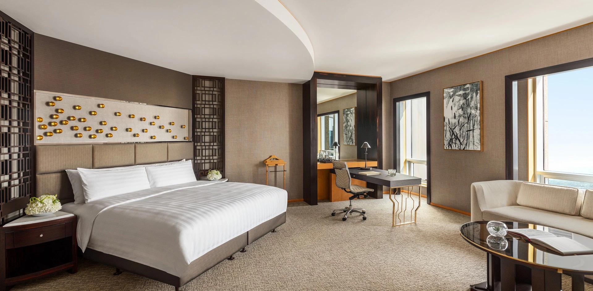 Shangri-La Dubai Large King Bedroom