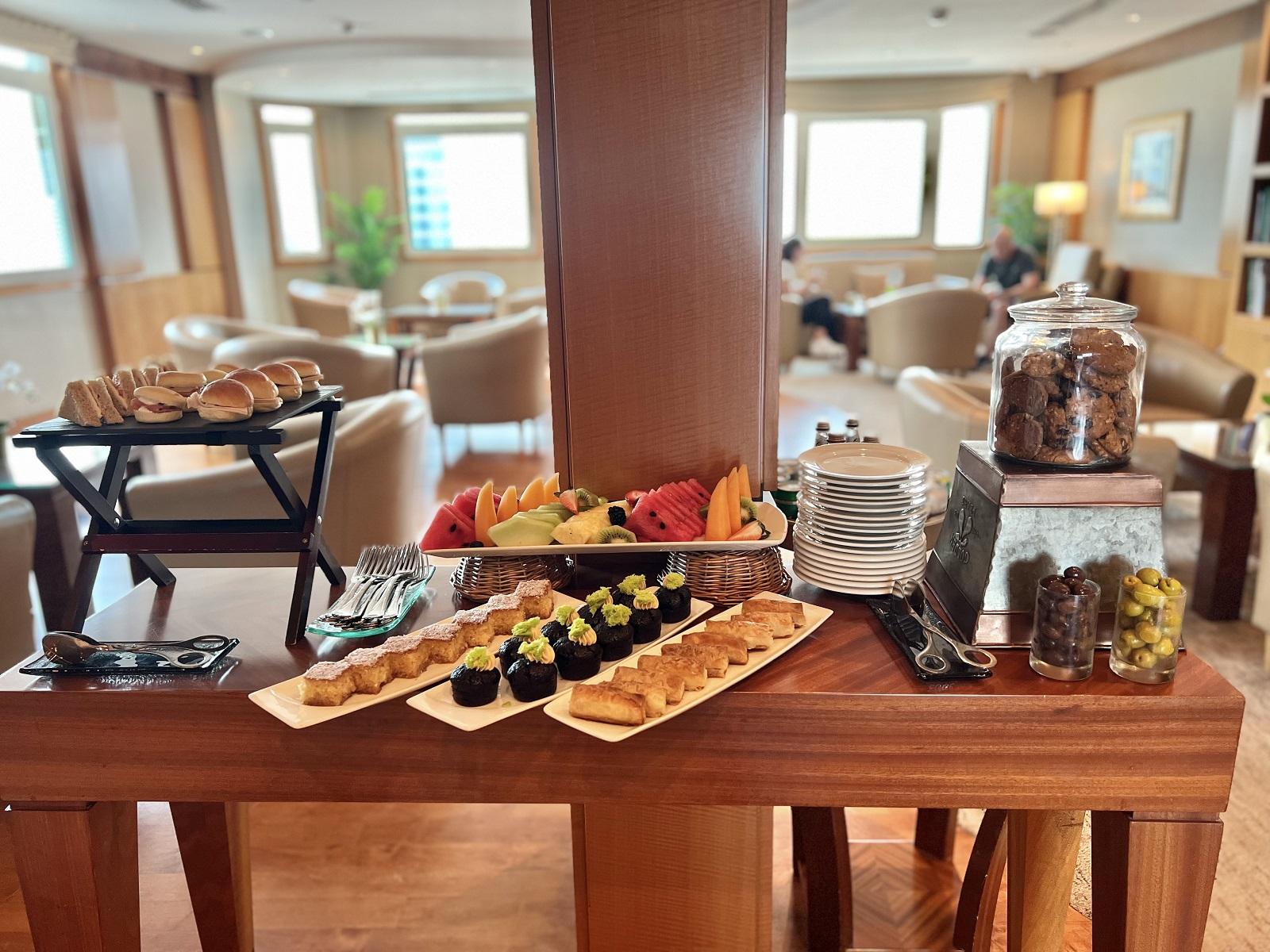 Swissotel Al Murooj Dubai Executive Club Lounge Finger Canapes