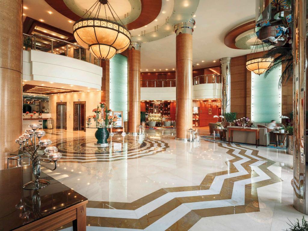 Swissotel Al Murooj Dubai Lobby