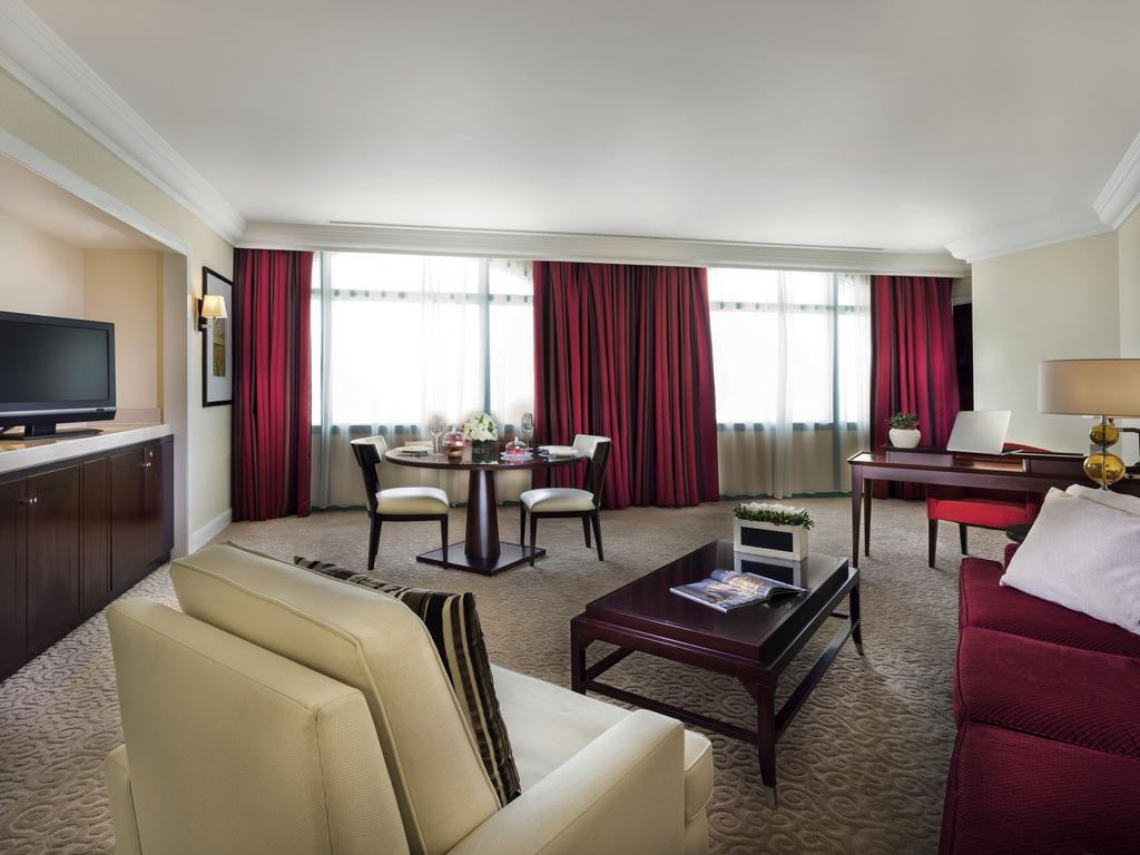 Mu00f6venpick Grand Al Bustan Dubai Suite