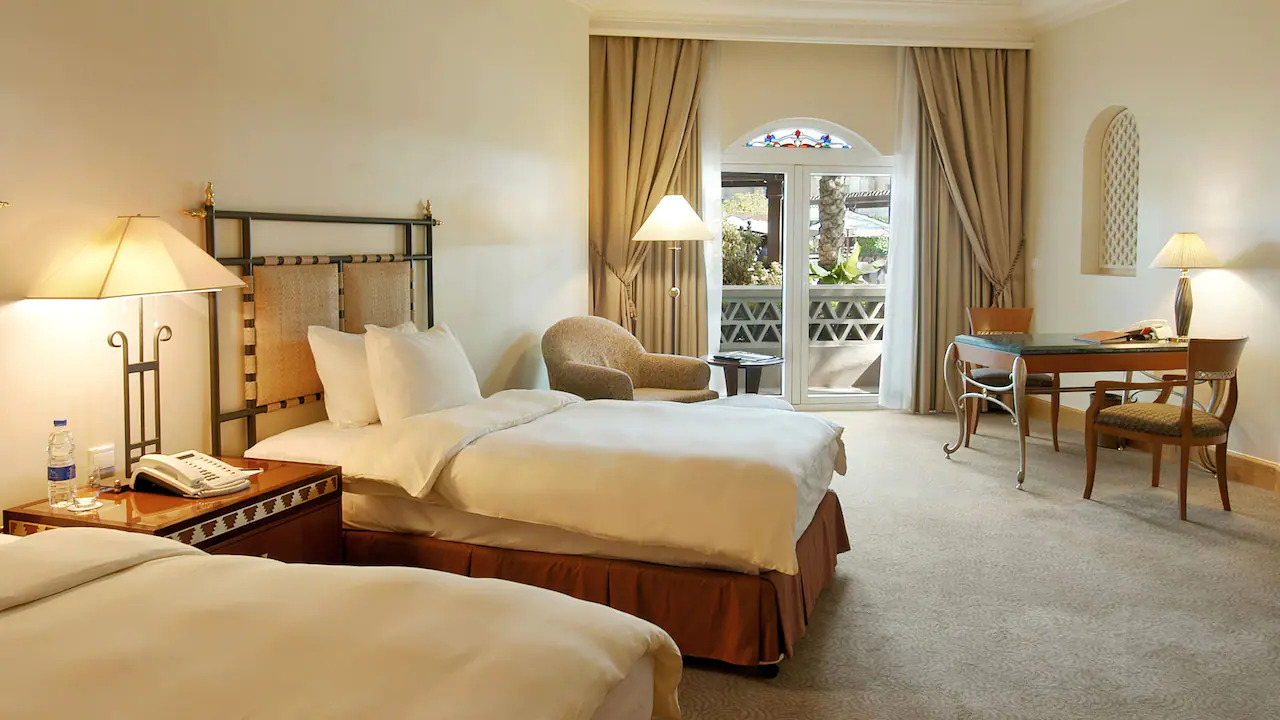 Grand Hyatt Muscat Twin Bedroom