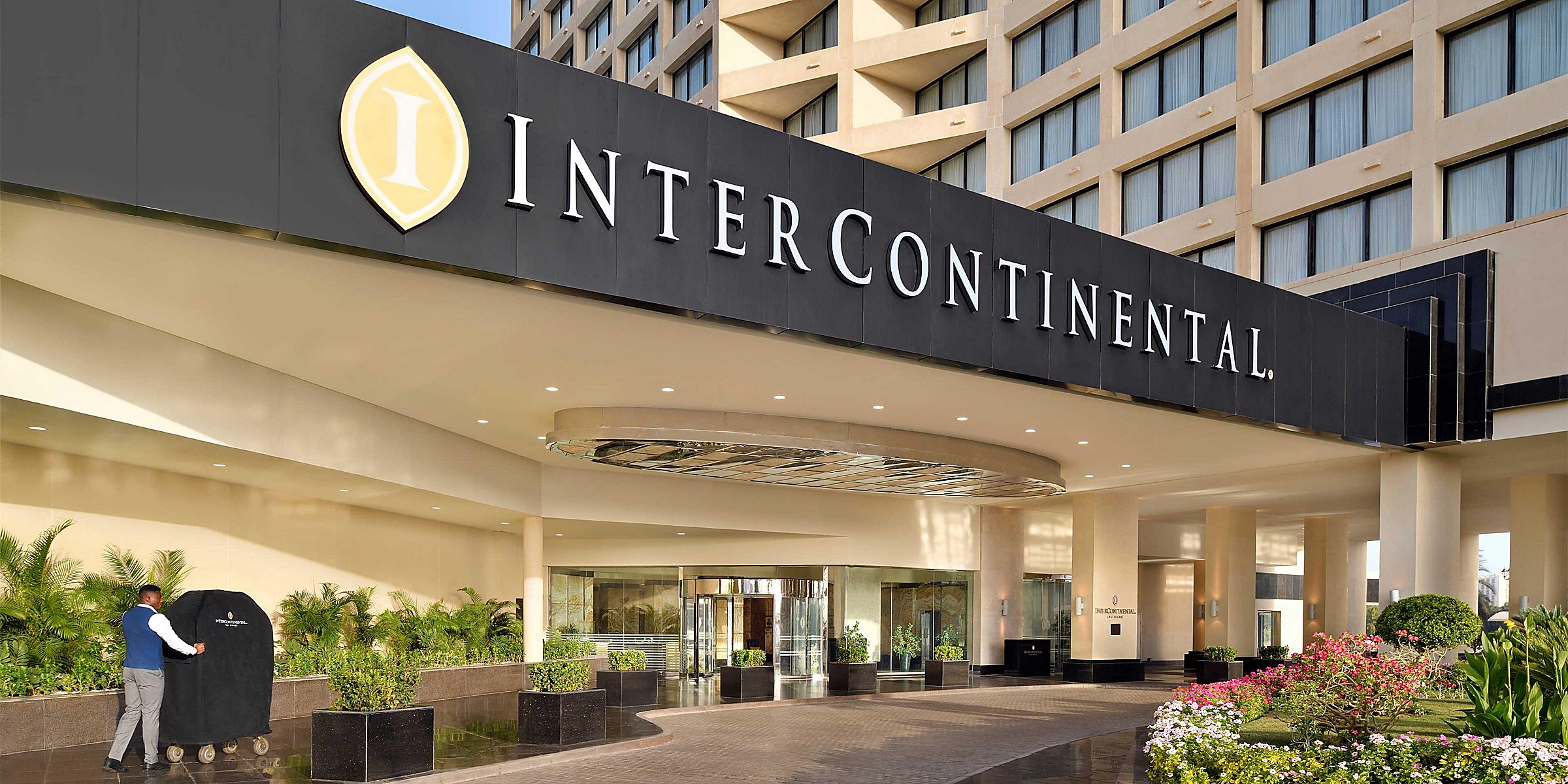 InterContinental Abu Dhabi Entrance