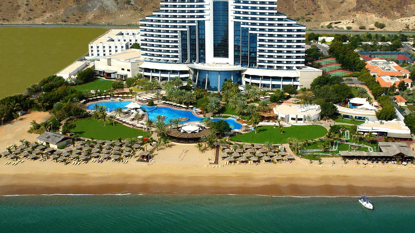 Le Meridien Al Aqah Beach Resort Exterior
