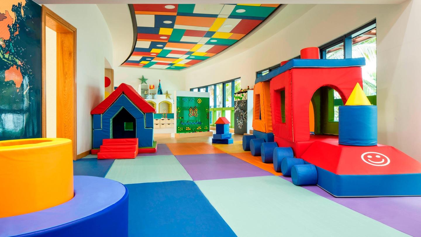 Le Meridien Al Aqah Beach Resort Kids Club Indoor Area