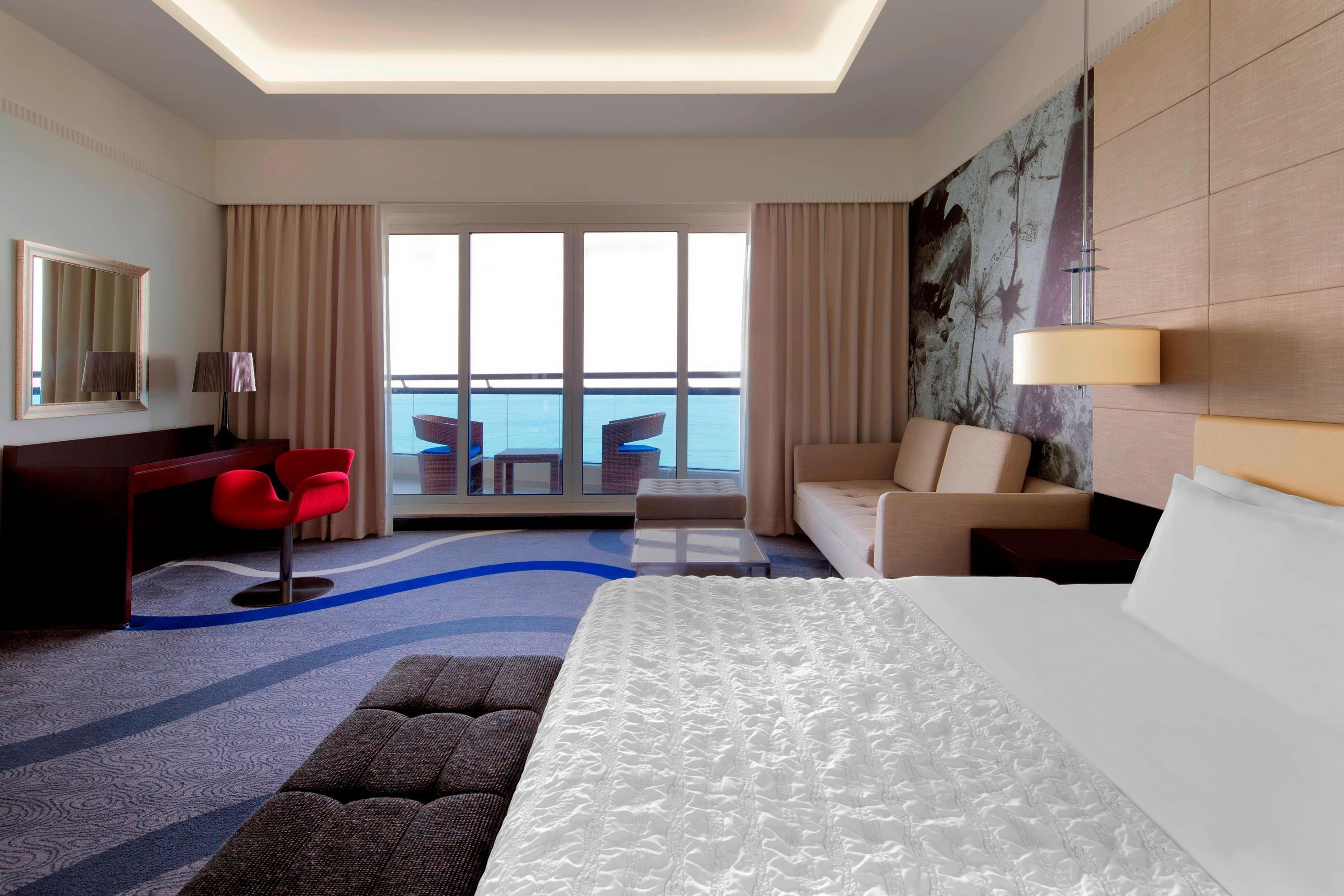 Le Meridien Al Aqah Beach Resort King Bedroom
