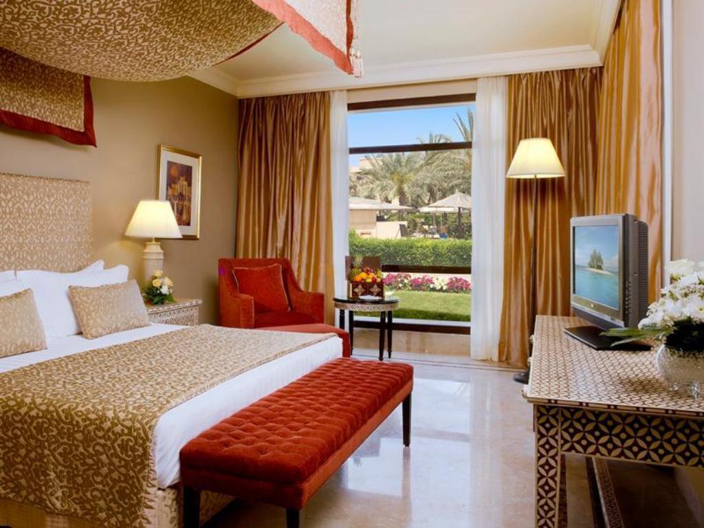 Miramar Al Aqah Beach Resort King Bedroom