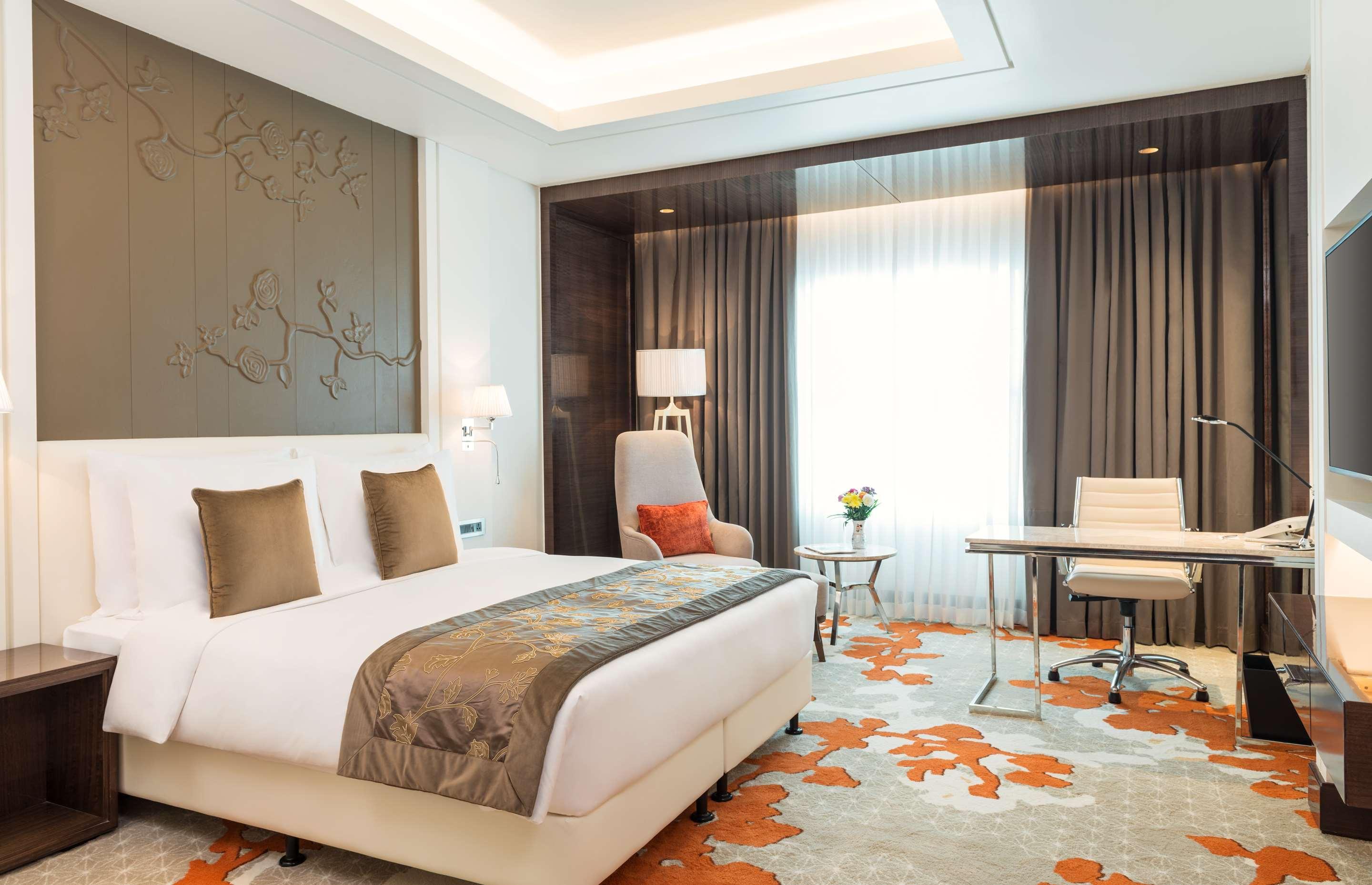 Radisson Blu Hotel Ajman King Bedroom