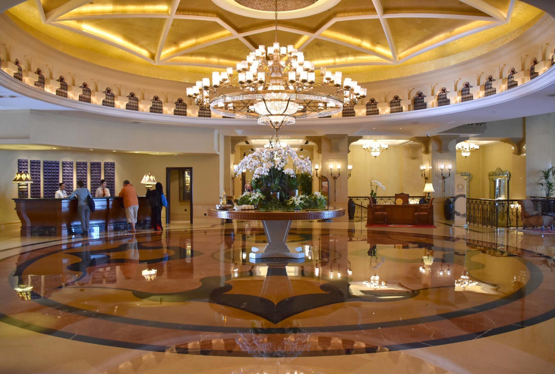 Shangri-La Qaryat Al Beri Abu Dhabi Lobby