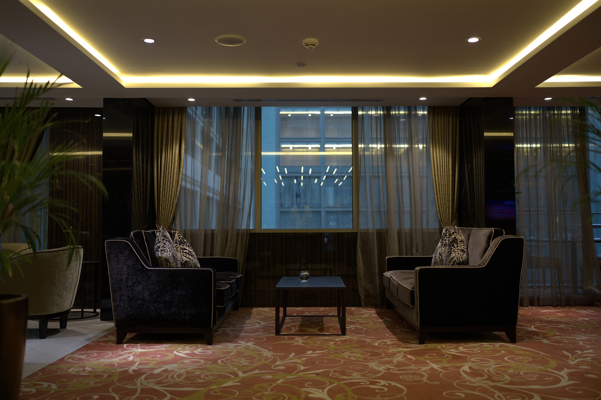 Crowne Plaza Kuwait Al Thuraya City Executive Club Lounge Sofas