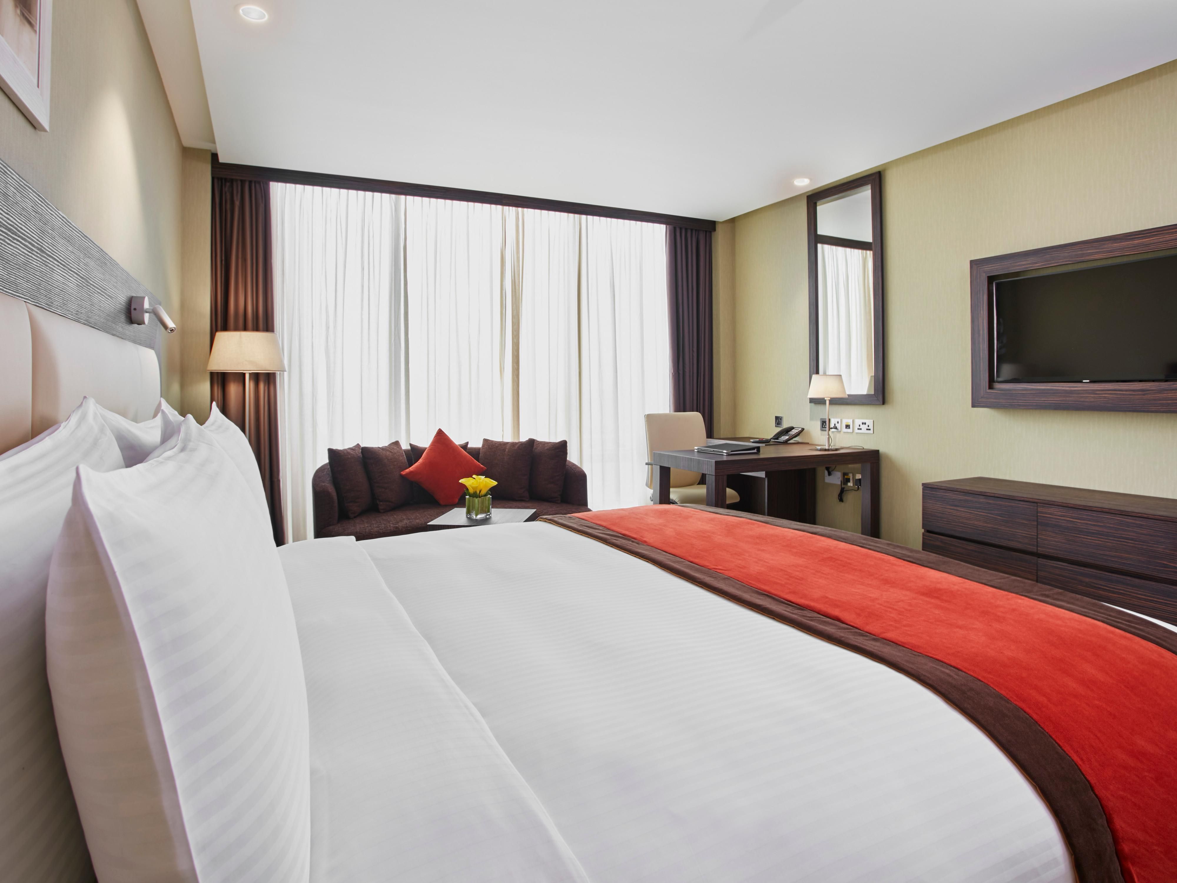 Crowne Plaza Kuwait Al Thuraya City King Bedroom