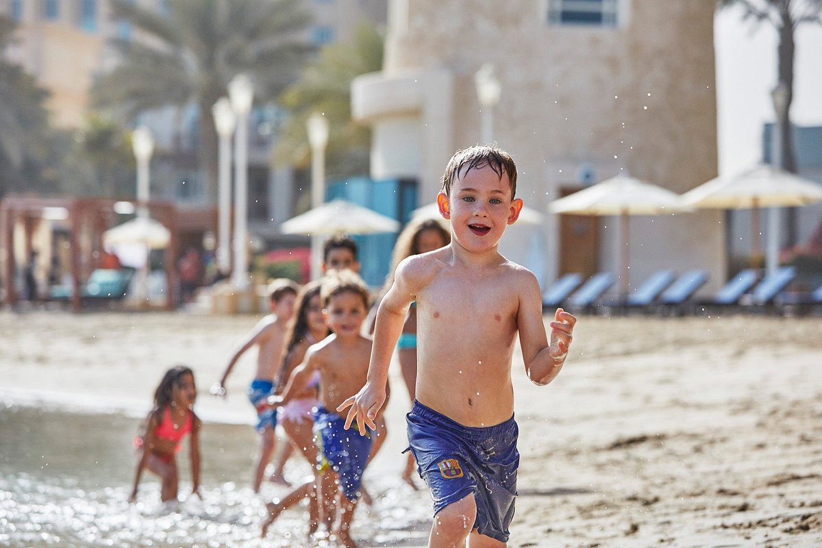 Four Seasons Hotel Doha Kids Club Beach Fun