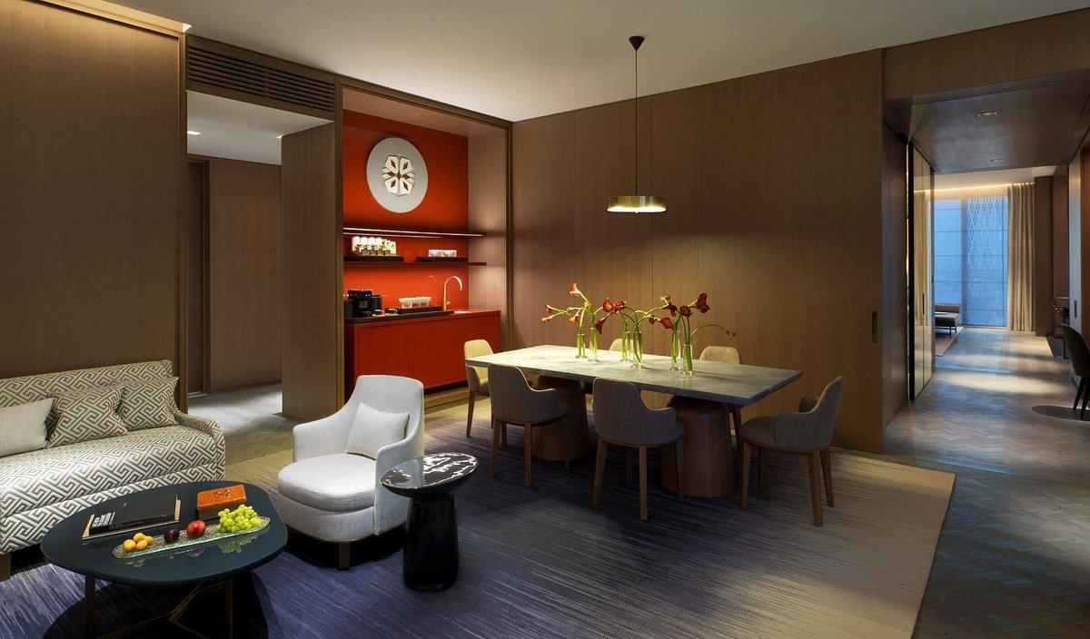 Four Seasons Hotel Kuwait at Burj Alshaya Luxury Suite