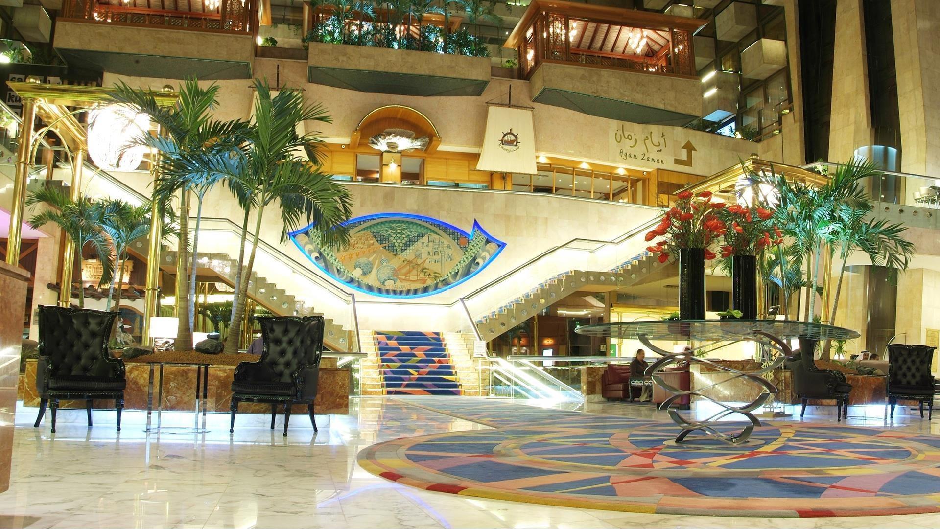 Holiday Inn Kuwait al Thuraya City Lobby
