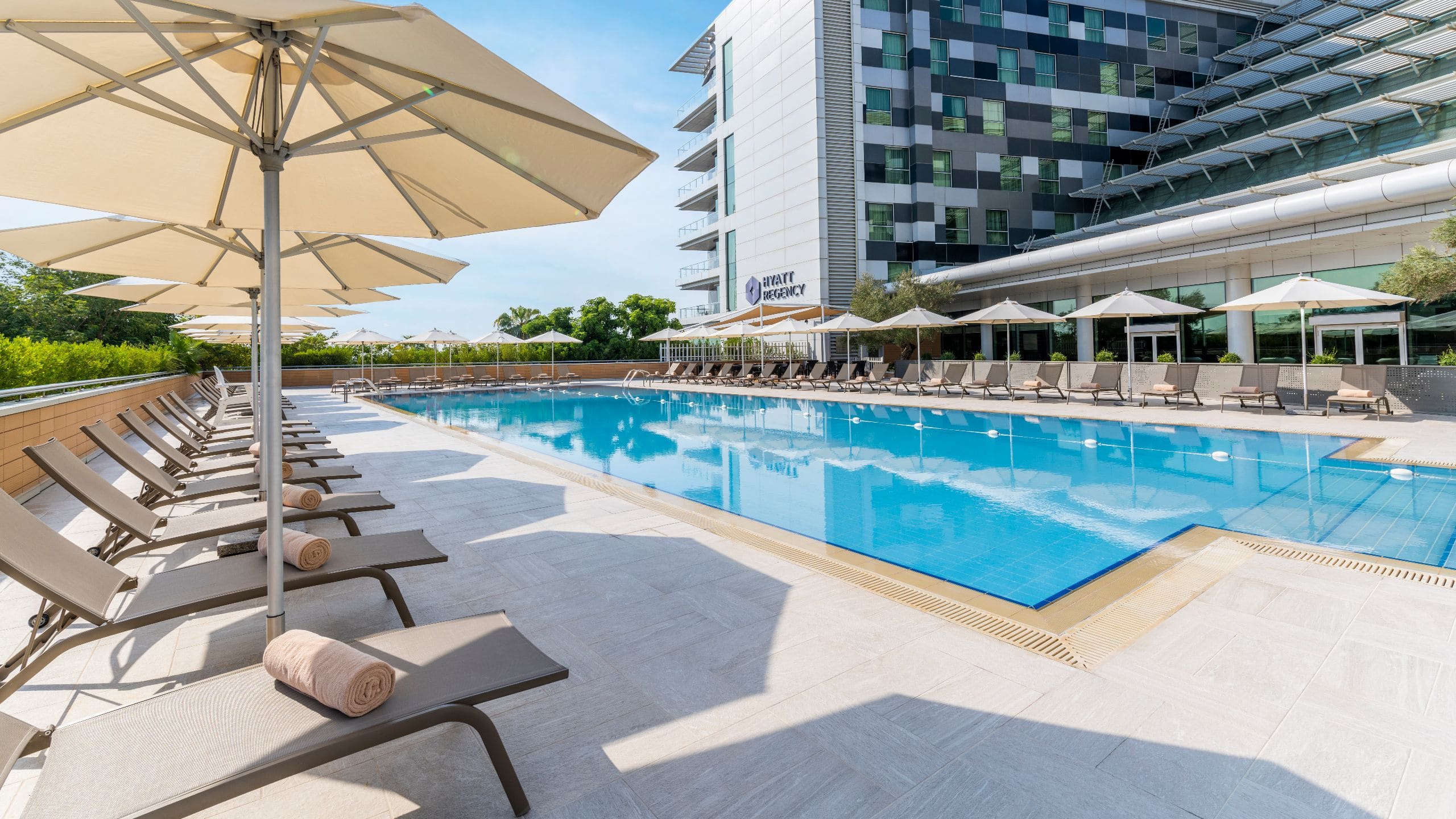 Hyatt Regency Oryx Doha Swimming Pool