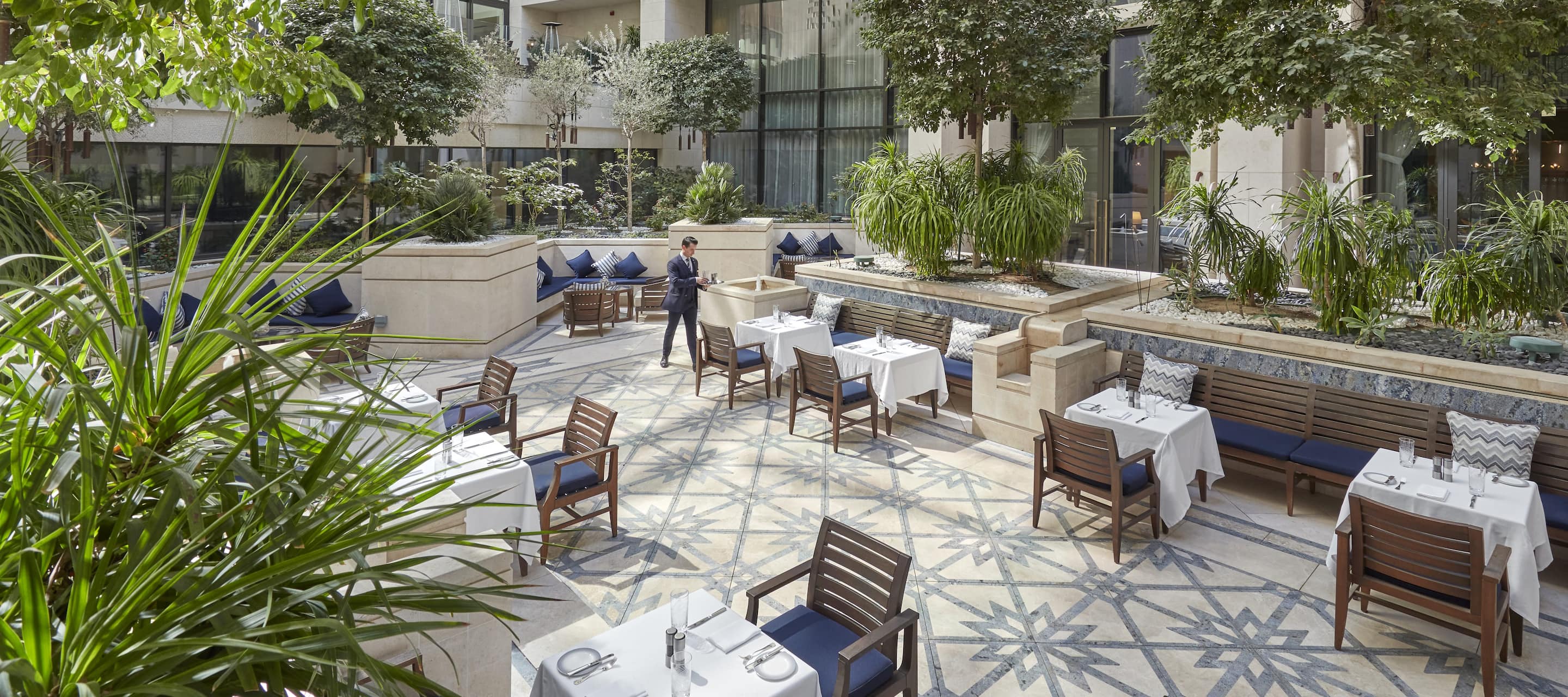 Mandarin Oriental, Doha Executive Club Lounge Terrace