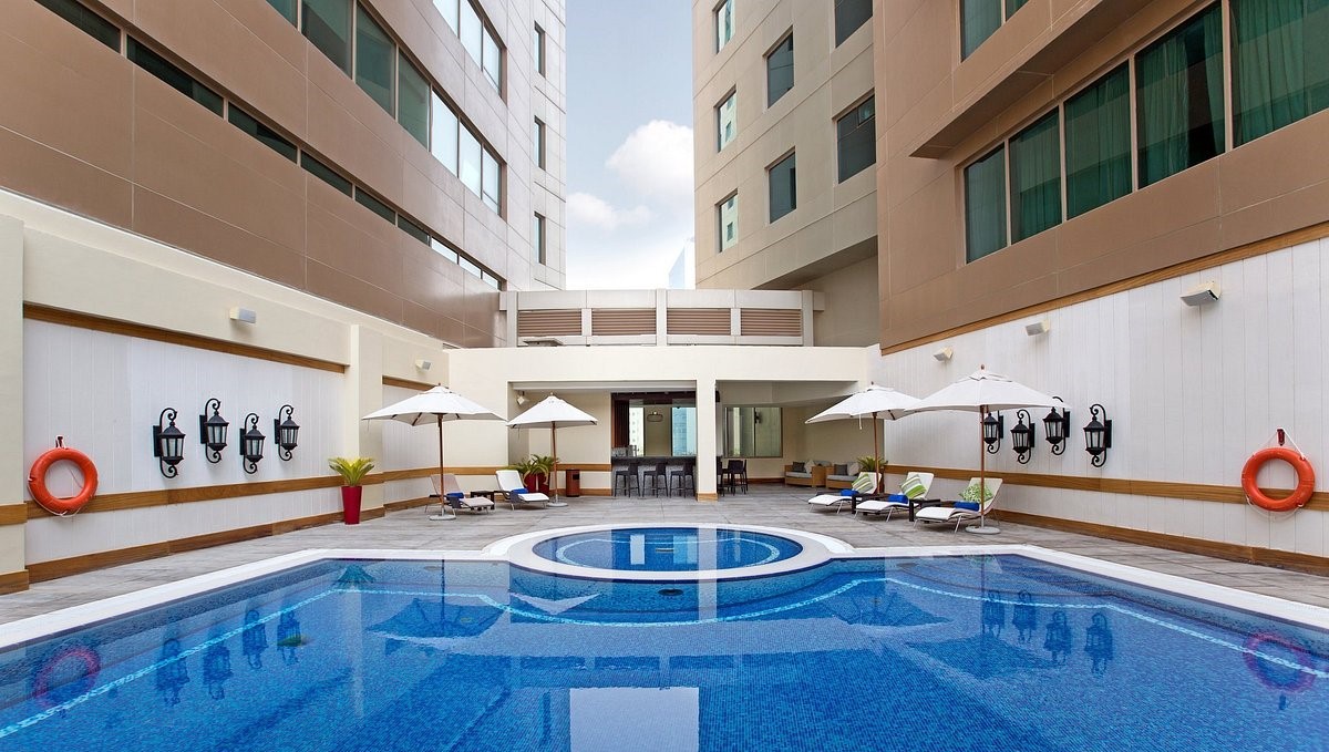 Millennium Plaza Doha Swimming Pool