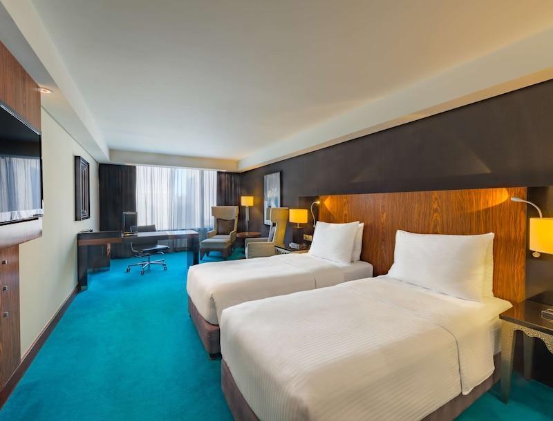 Radisson Blu Hotel Kuwait Twin Bedroom