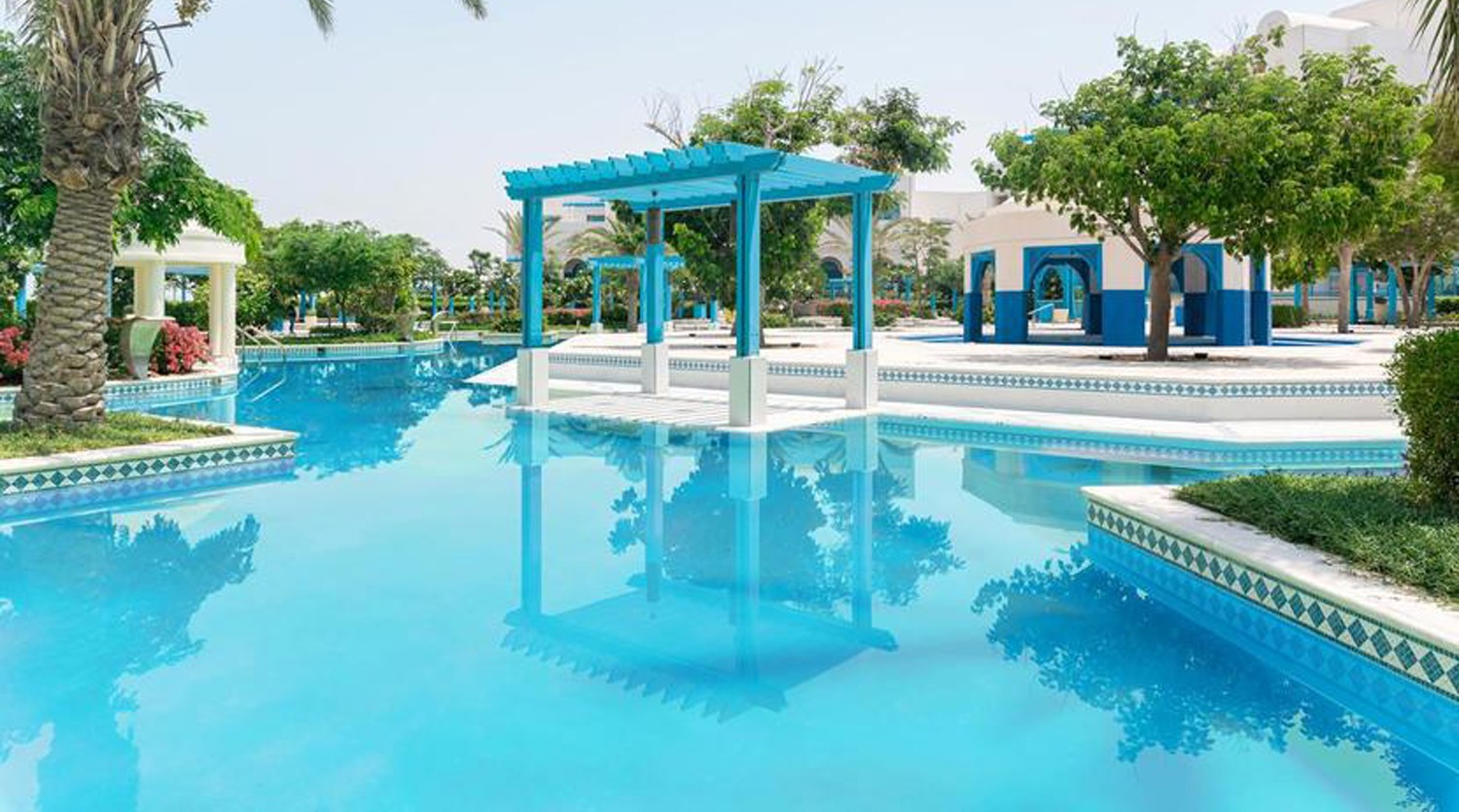 voco Doha West Bay Suites Swimming Pool
