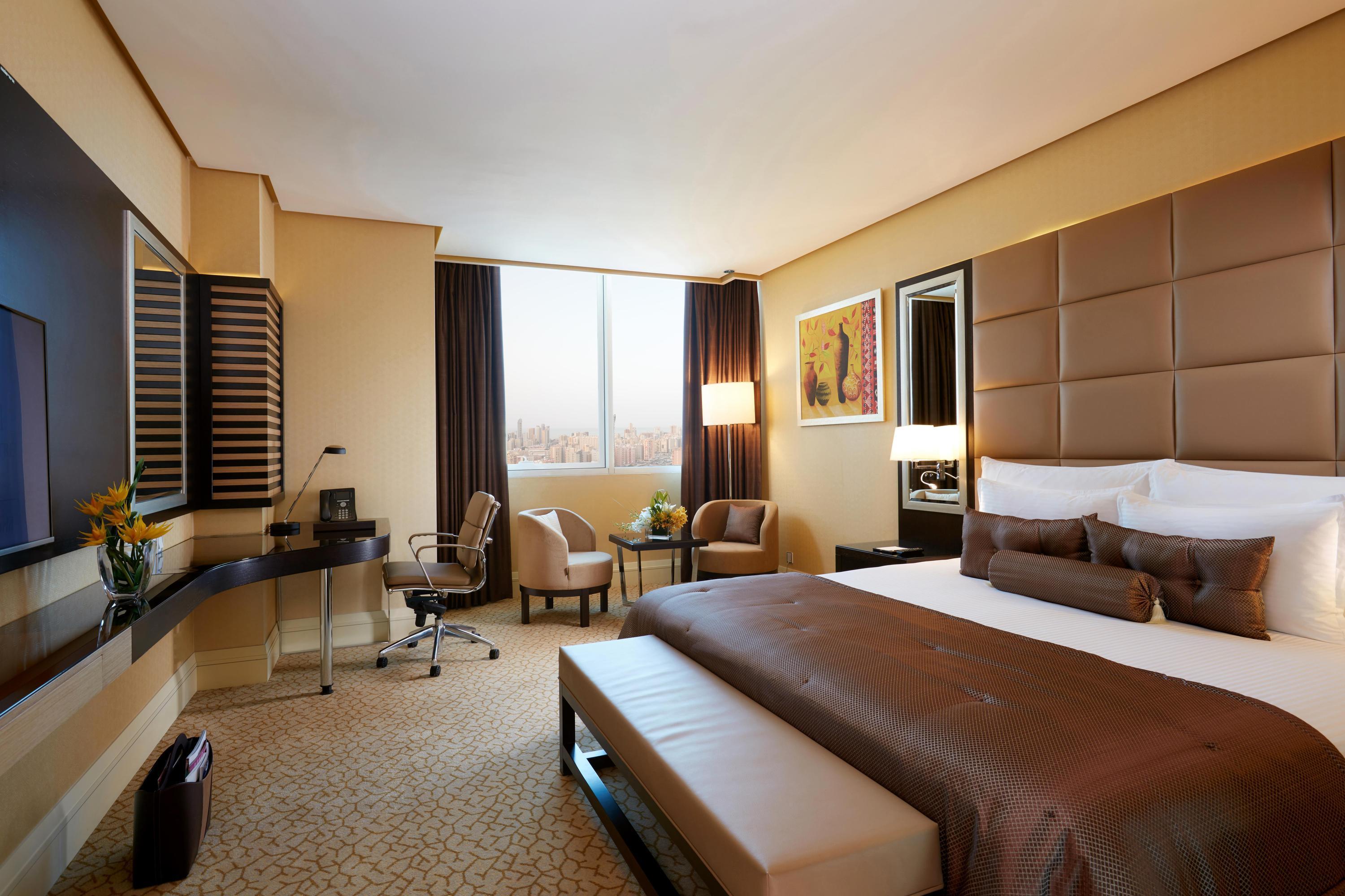 Millennium Hotel and Convention Centre Kuwait King Bedroom