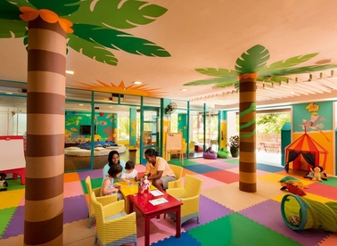 Constance Halaveli Maldives Kids Club
