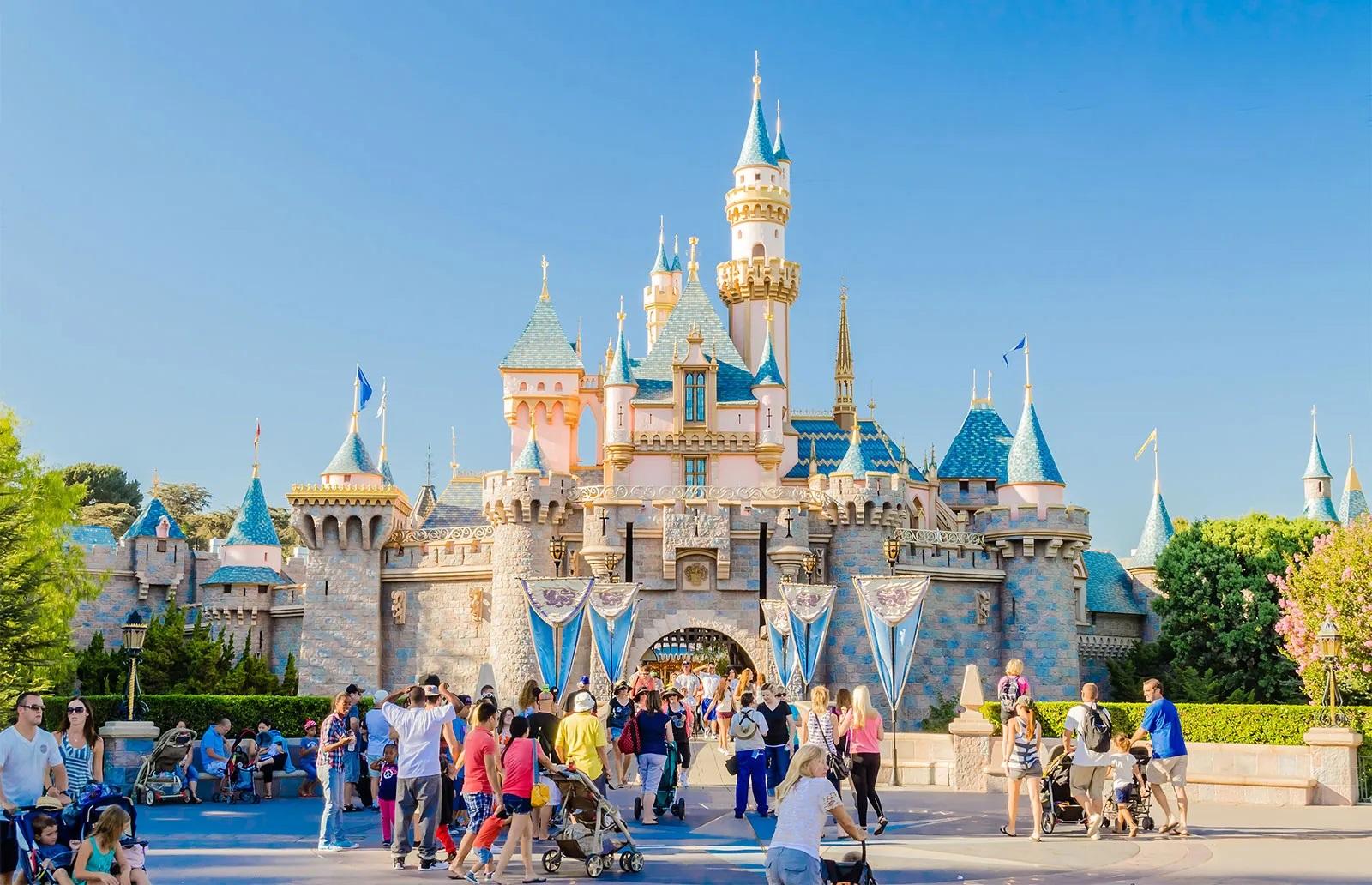 Discover Top Theme Parks Worldwide