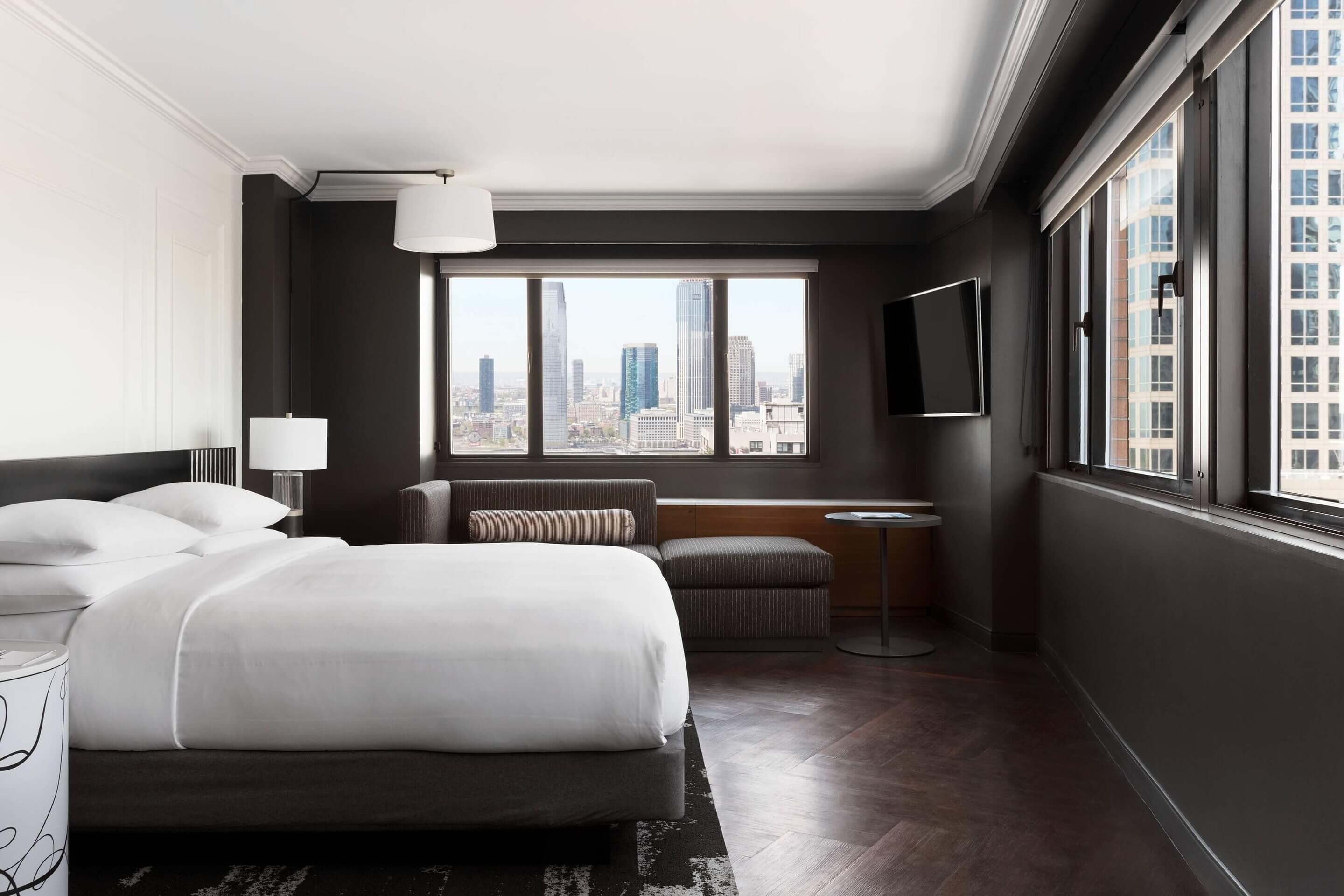 New York Marriott Bedroom Suite