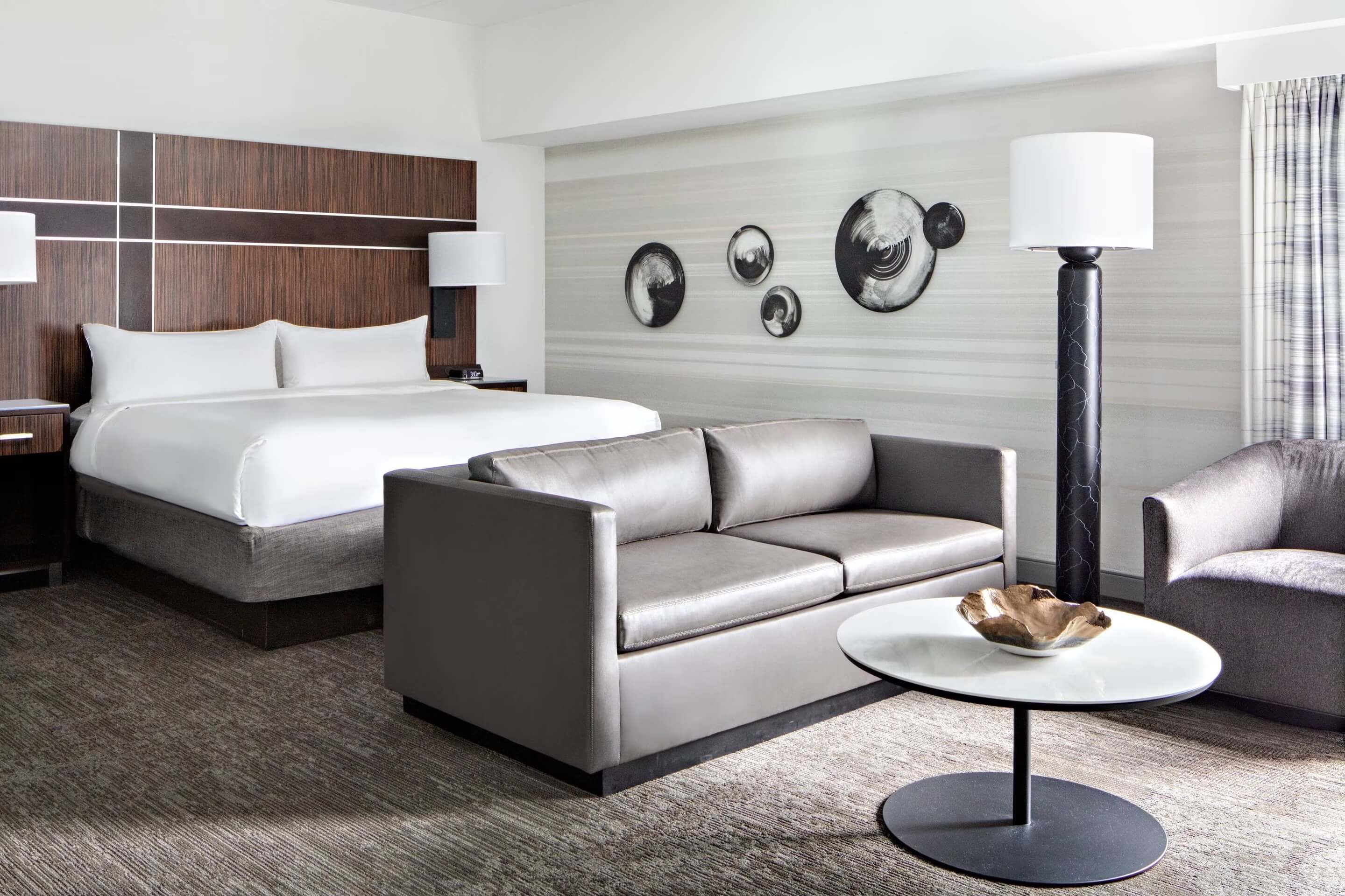 New York Marriott Marquis Deluxe King Bedroom