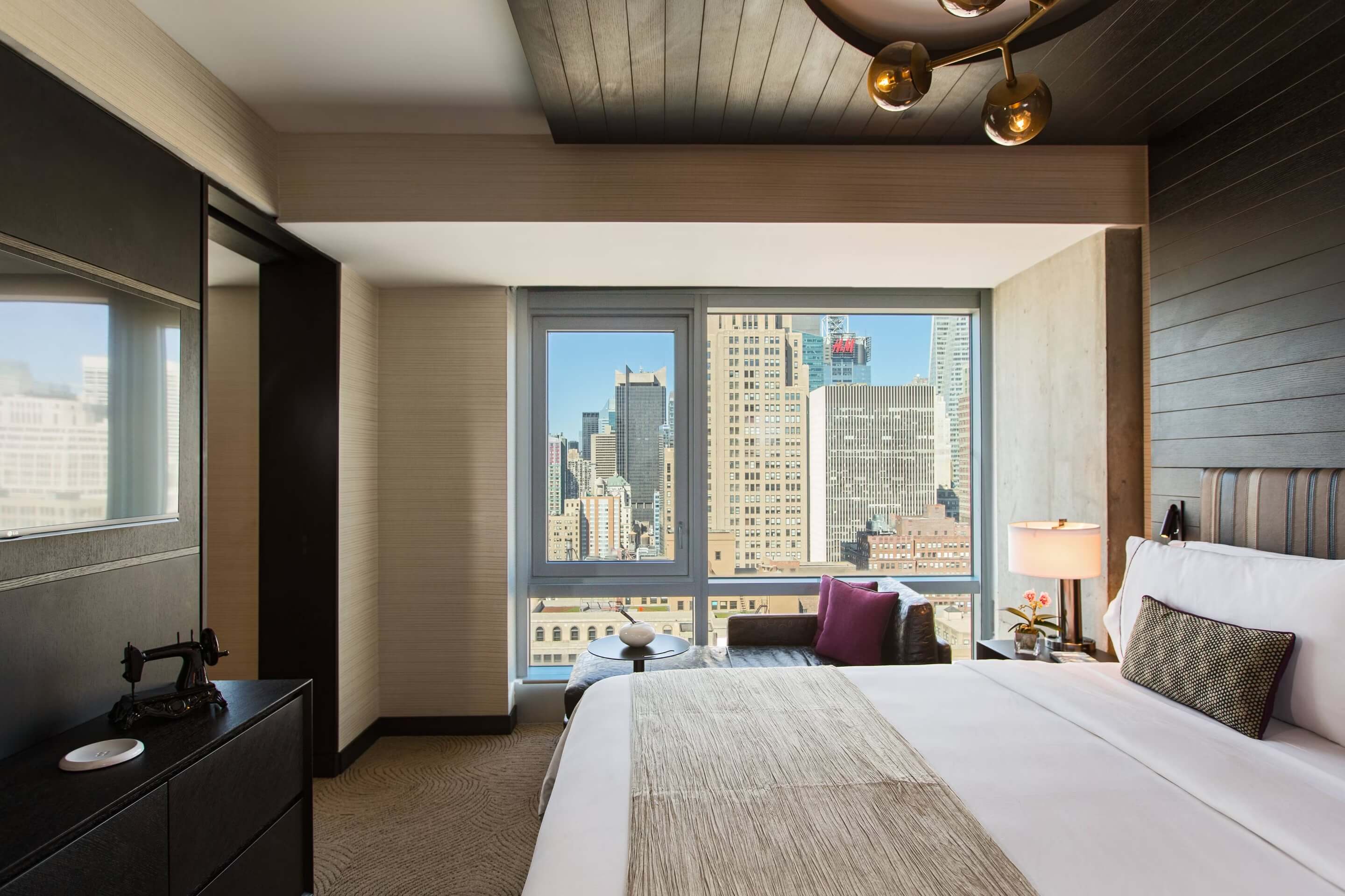 Renaissance New York Midtown Hotel Skyline One Bedroom Suite