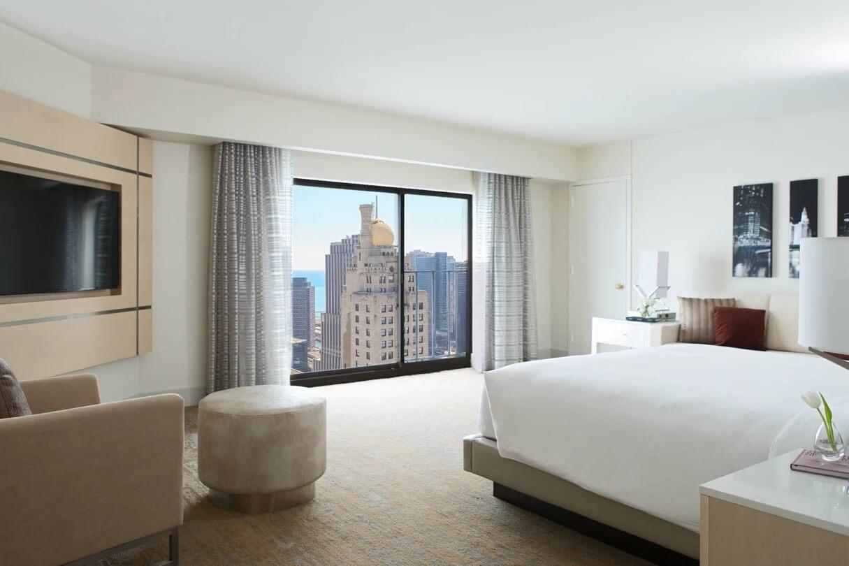Chicago Marriott Downtown Magnificent Mile Luxury Suite