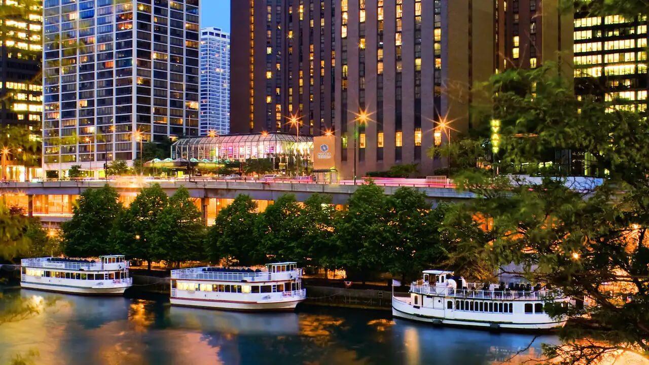 Hyatt Regency Chicago Exterior