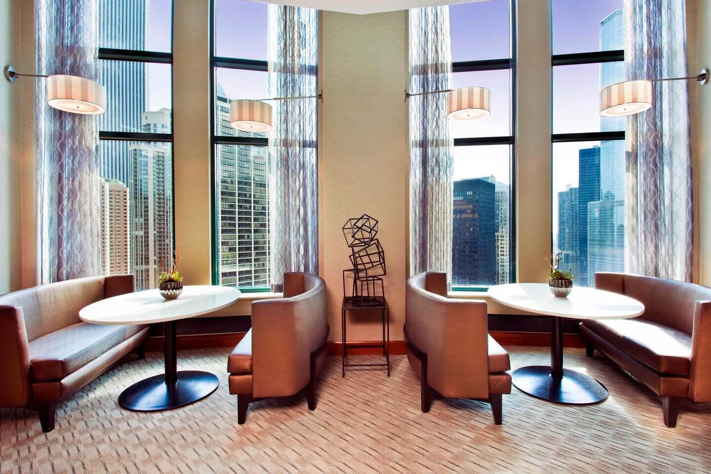 Sheraton Grand Chicago Executive Club Lounge Table Seating