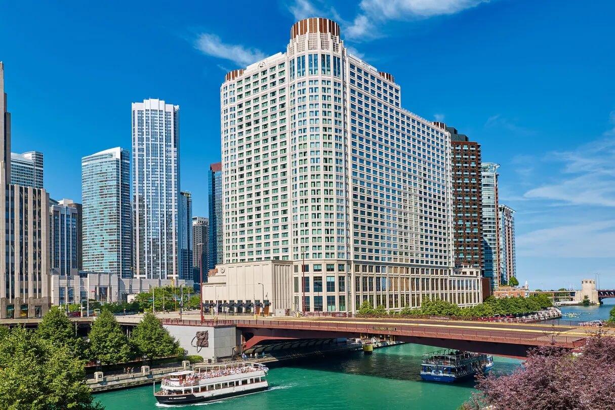 Sheraton Grand Chicago Exterior