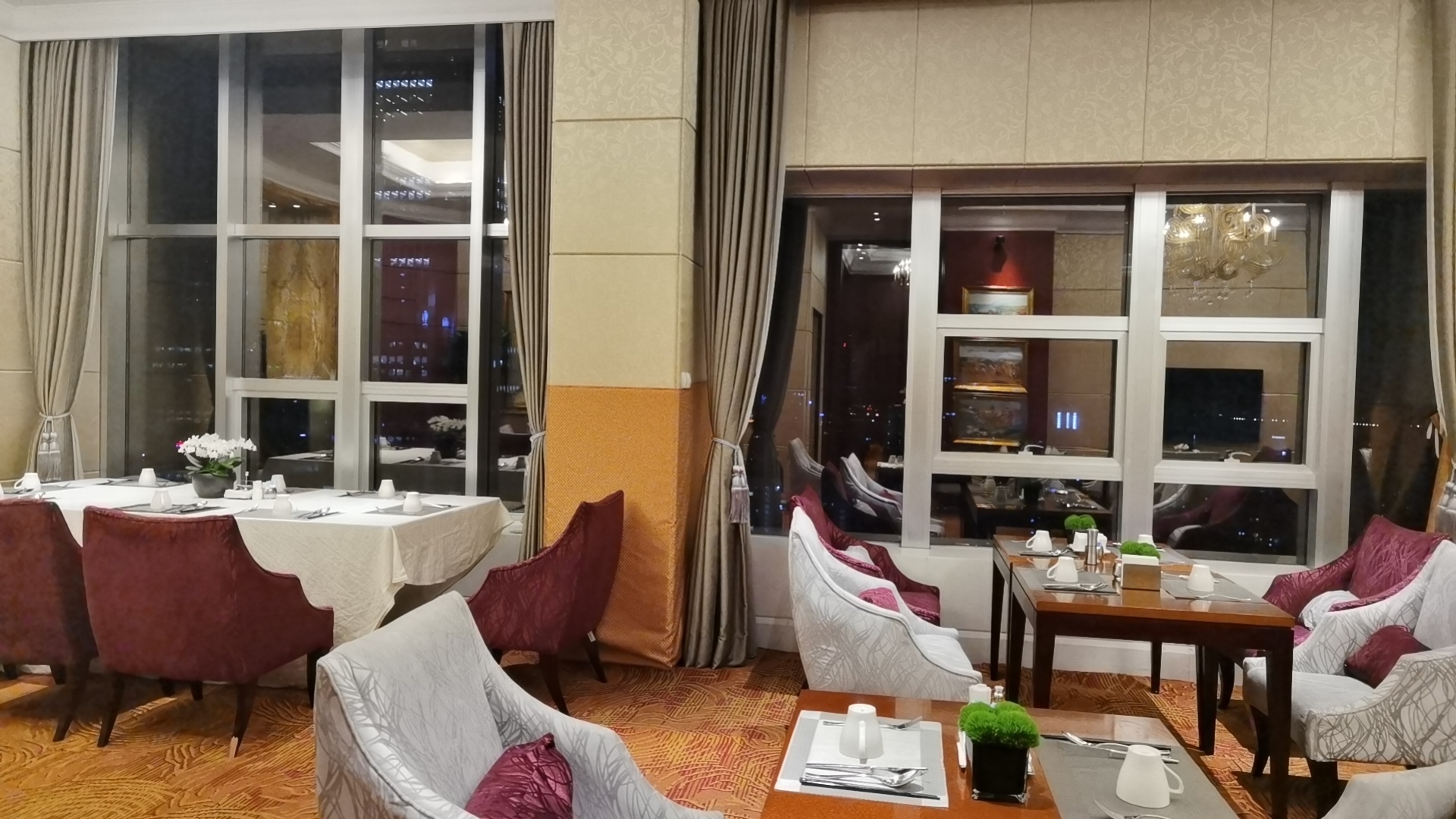 Crowne Plaza Shenzhen Futian Executive Club Lounge Table Seating