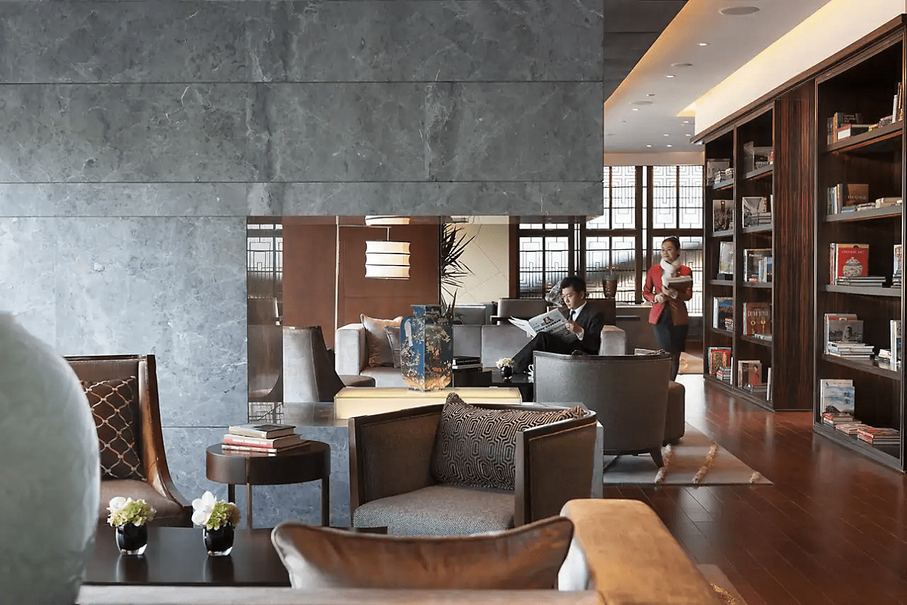 Mandarin Oriental Pudong, Shanghai Executive Club Lounge Guest Sitting