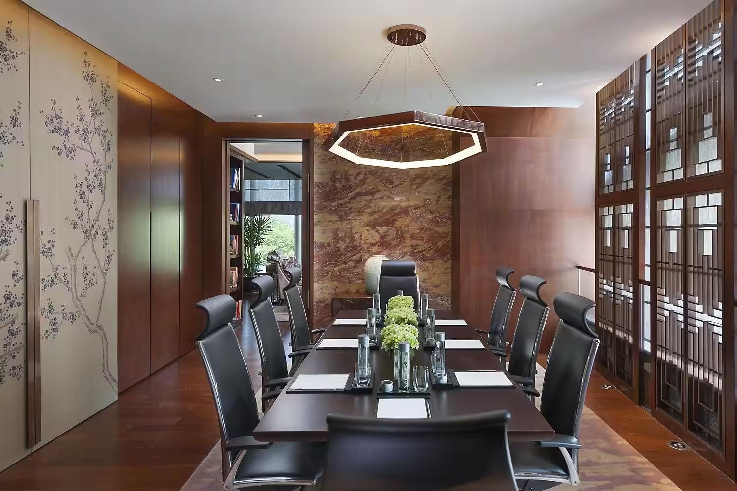 Mandarin Oriental Pudong, Shanghai Executive Club Lounge Meeting Room