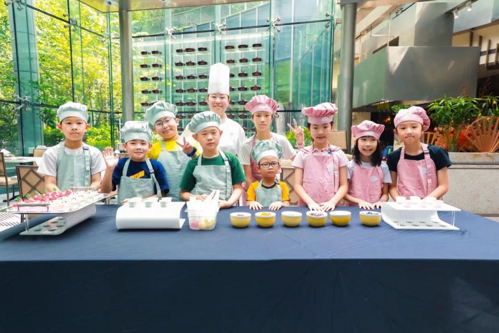 Mandarin Oriental Pudong, Shanghai Kids Club Cooking Fun