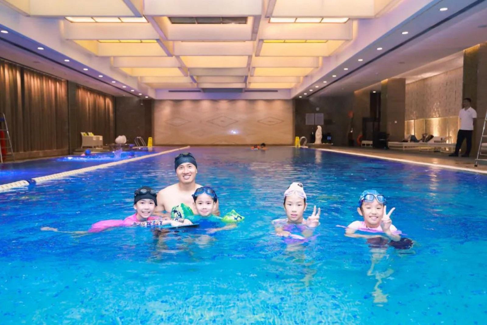 Mandarin Oriental Pudong, Shanghai Kids Club Swimming